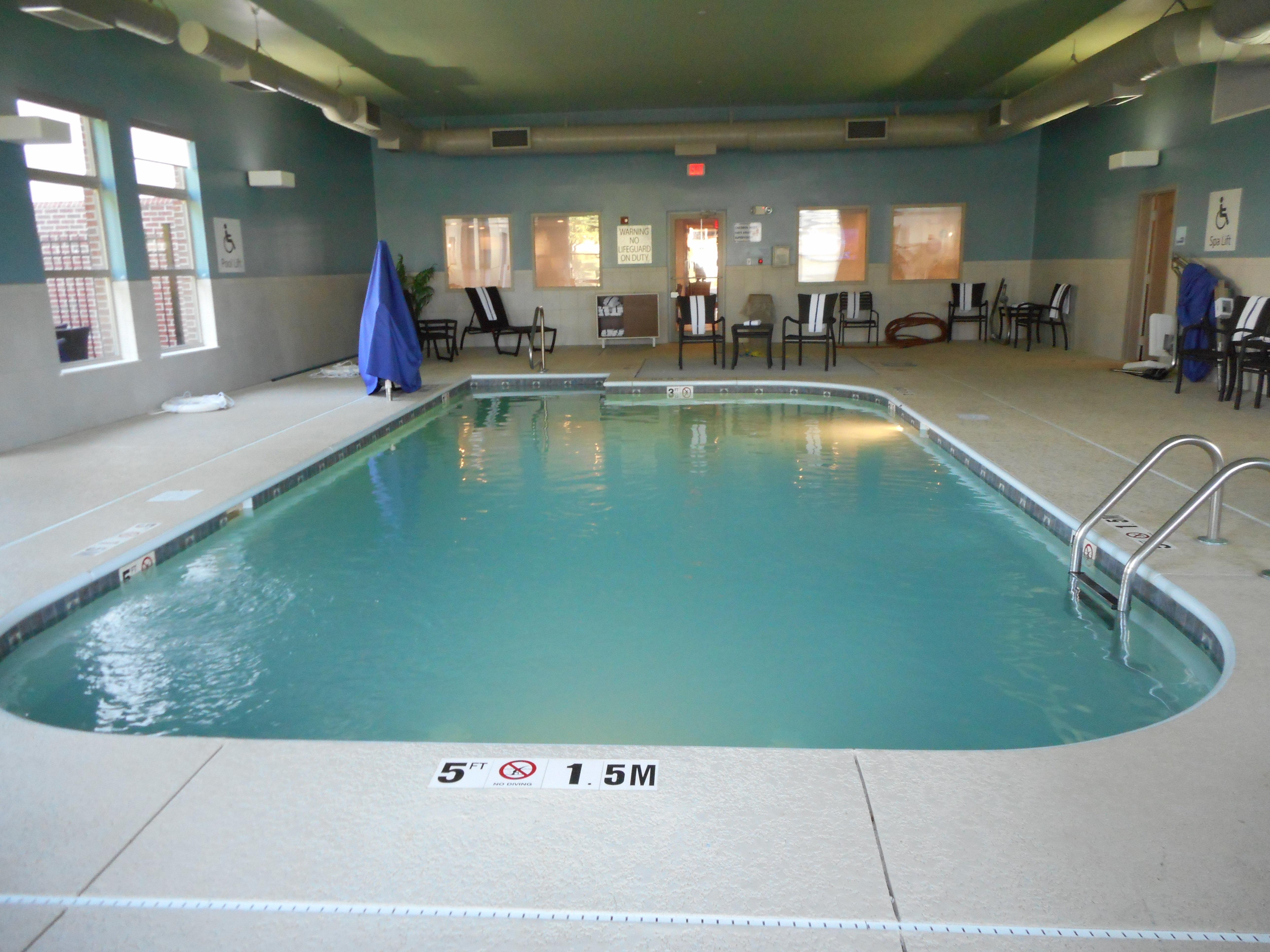 Holiday Inn Express Fairfield By Ihg Exterior photo