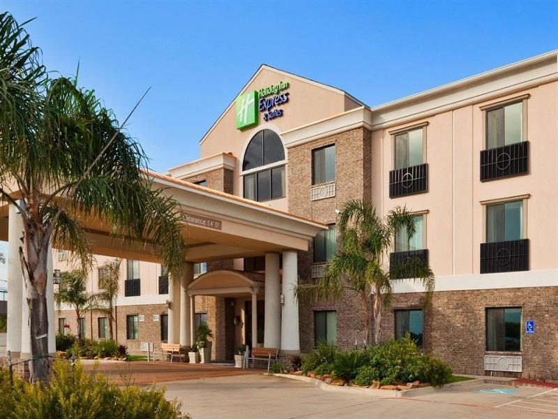 Holiday Inn Express Fairfield By Ihg Exterior photo