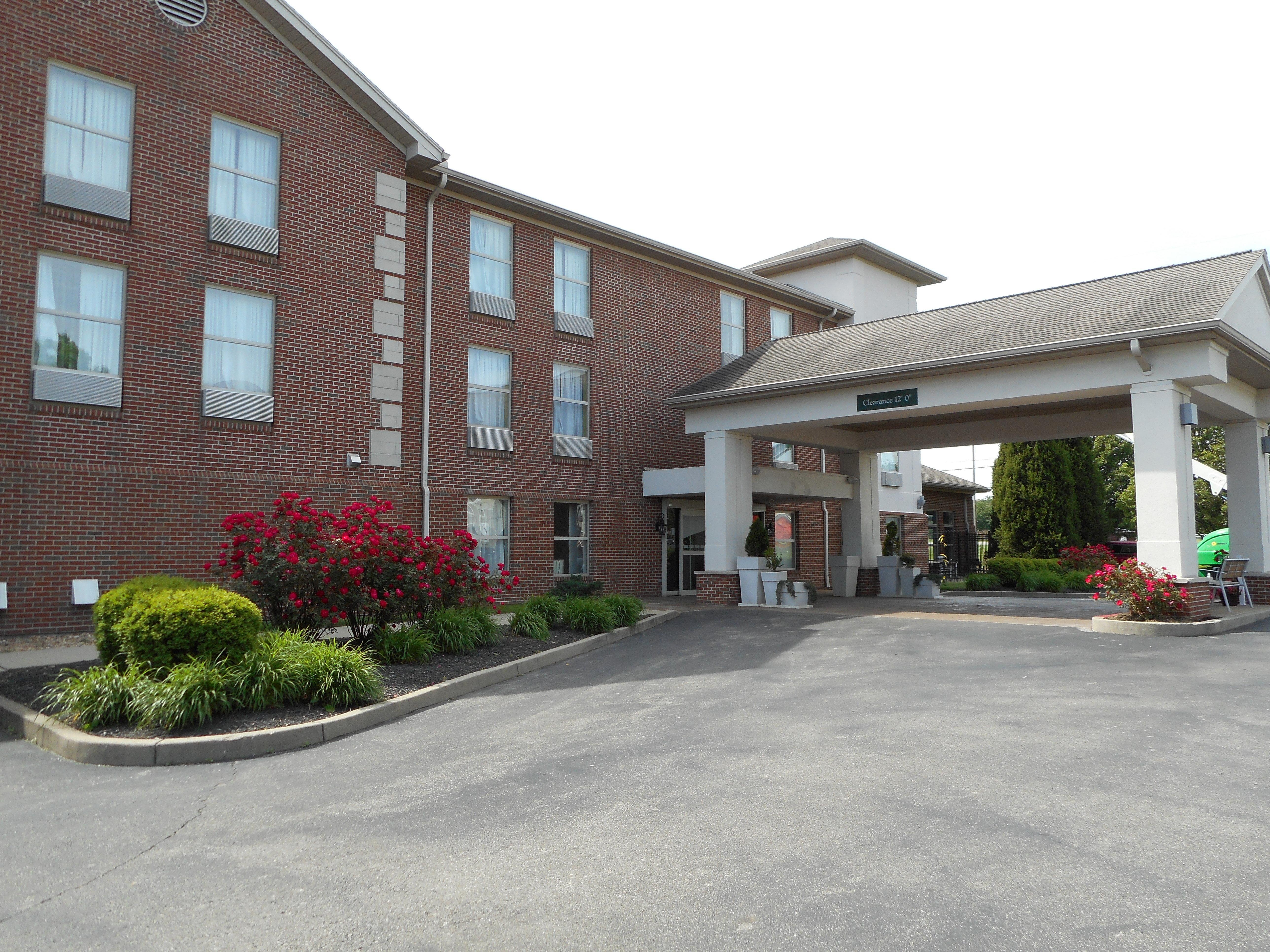 Holiday Inn Express Fairfield By Ihg Exterior photo