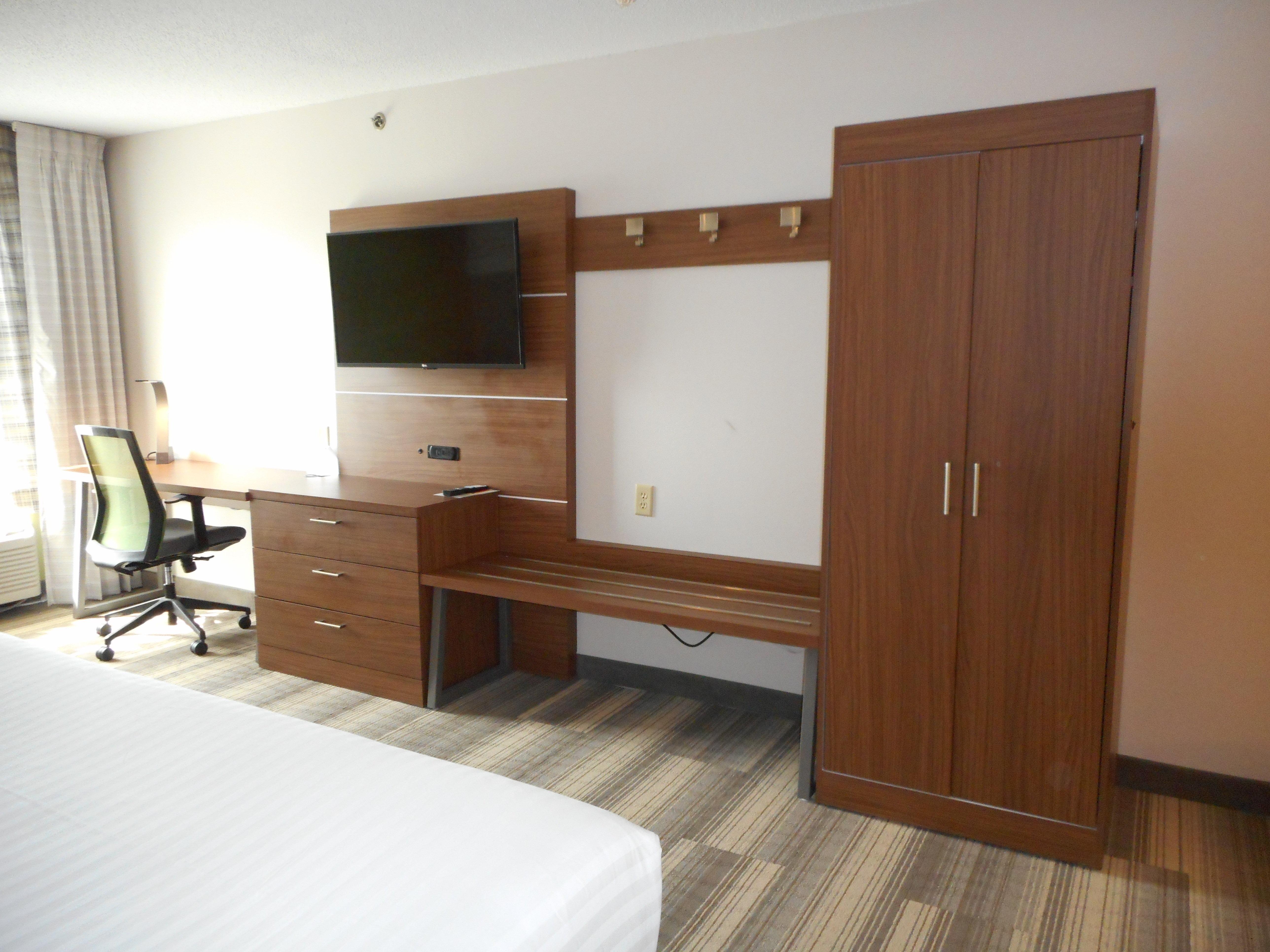 Holiday Inn Express Fairfield By Ihg Exterior photo