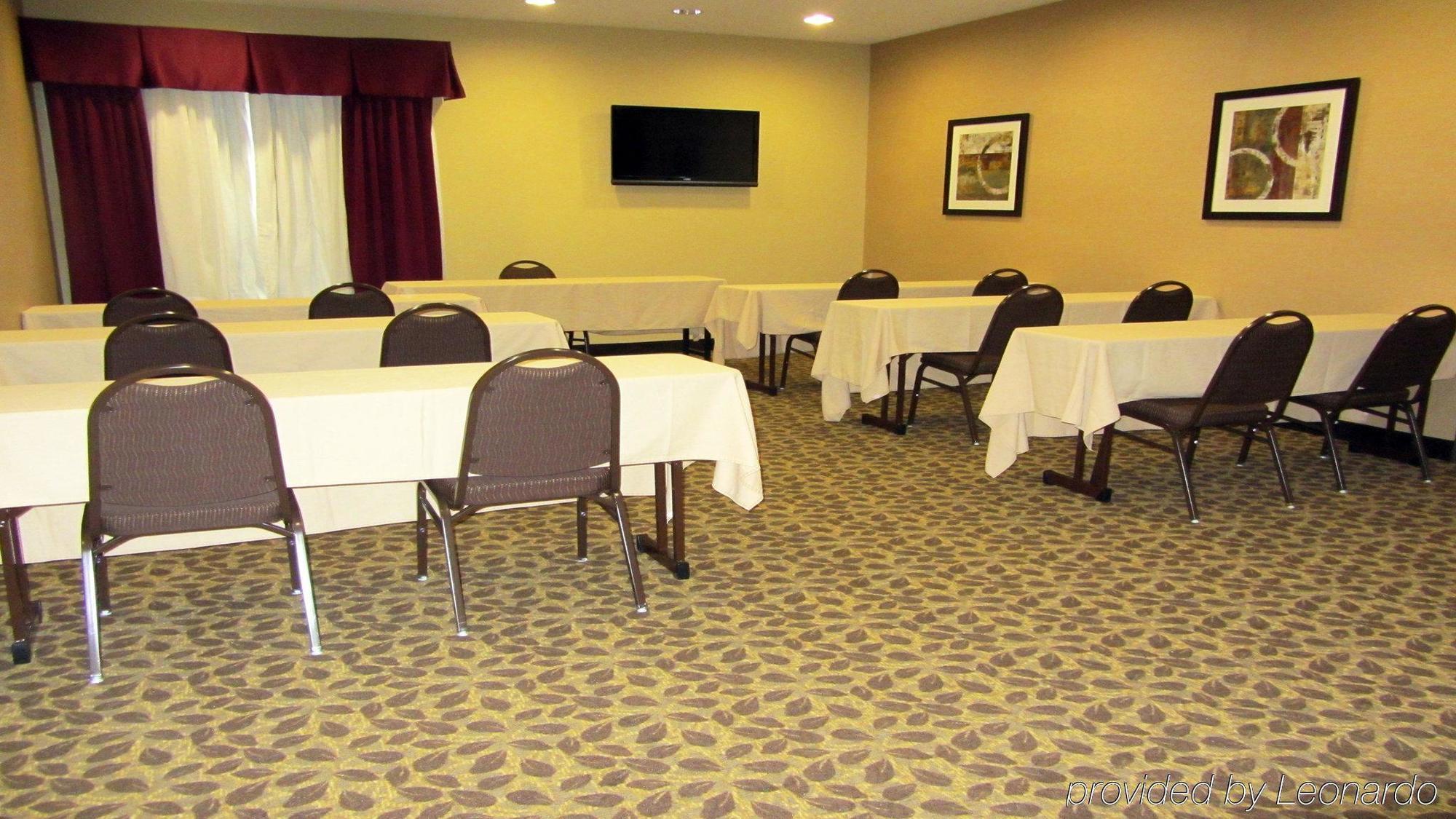 Holiday Inn Express Fairfield By Ihg Exterior photo