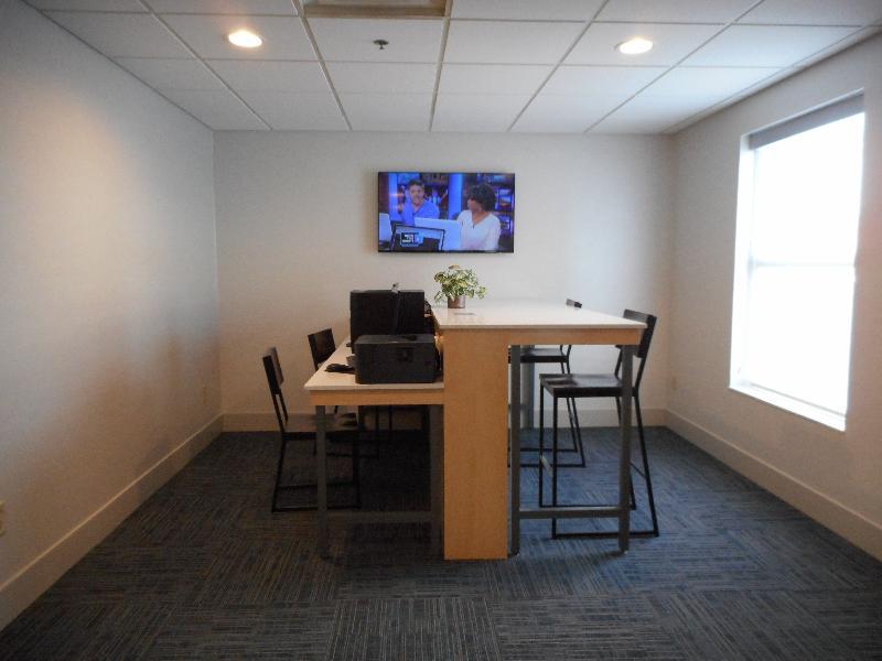 Holiday Inn Express Fairfield By Ihg Exterior photo