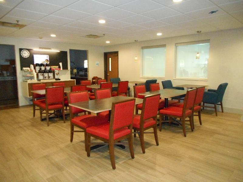 Holiday Inn Express Fairfield By Ihg Exterior photo